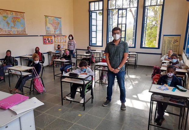 Diretor de escola estadual do distrito mineiro de Piacatuba ganha prêmio nacional Educador Nota 10