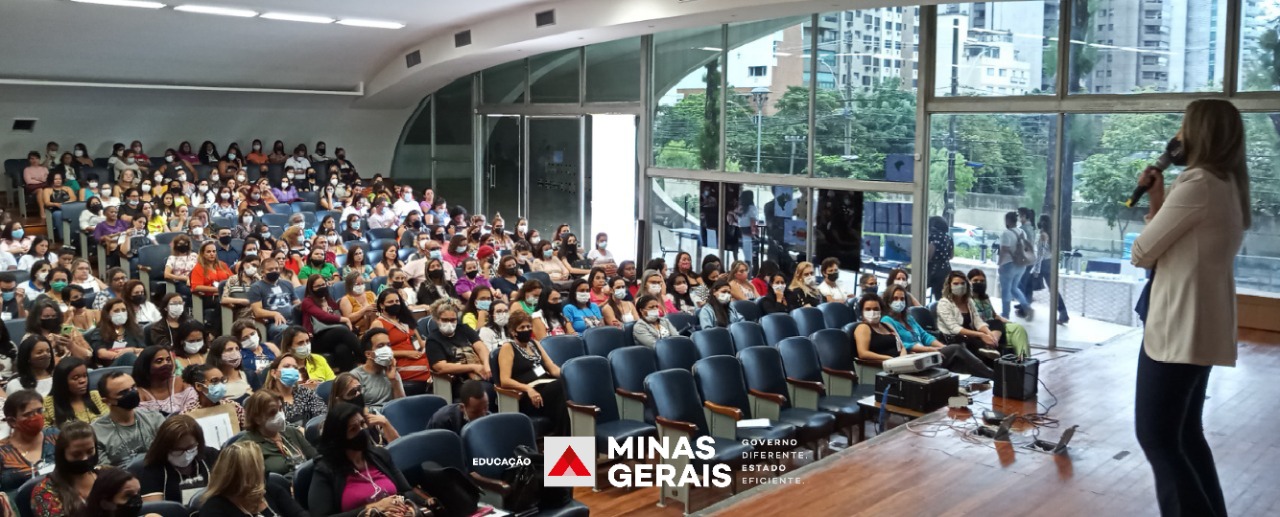 SEE promove encontro de formação para profissionais dos Centros de Referência em Educação Especial Inclusiva