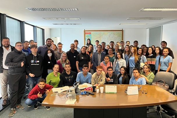 Estudantes de Carmo do Paranaíba conhecem Cidade Administrativa e sede da Secretaria de Educação em projeto de cidadania