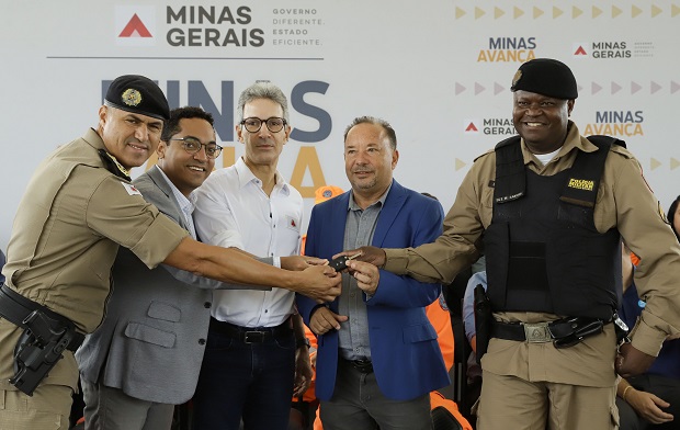 Governo de Minas entrega 275 viaturas para a PMMG e placas fotovoltaicas para a autossustentabilidade energética dos Colégios Tiradentes