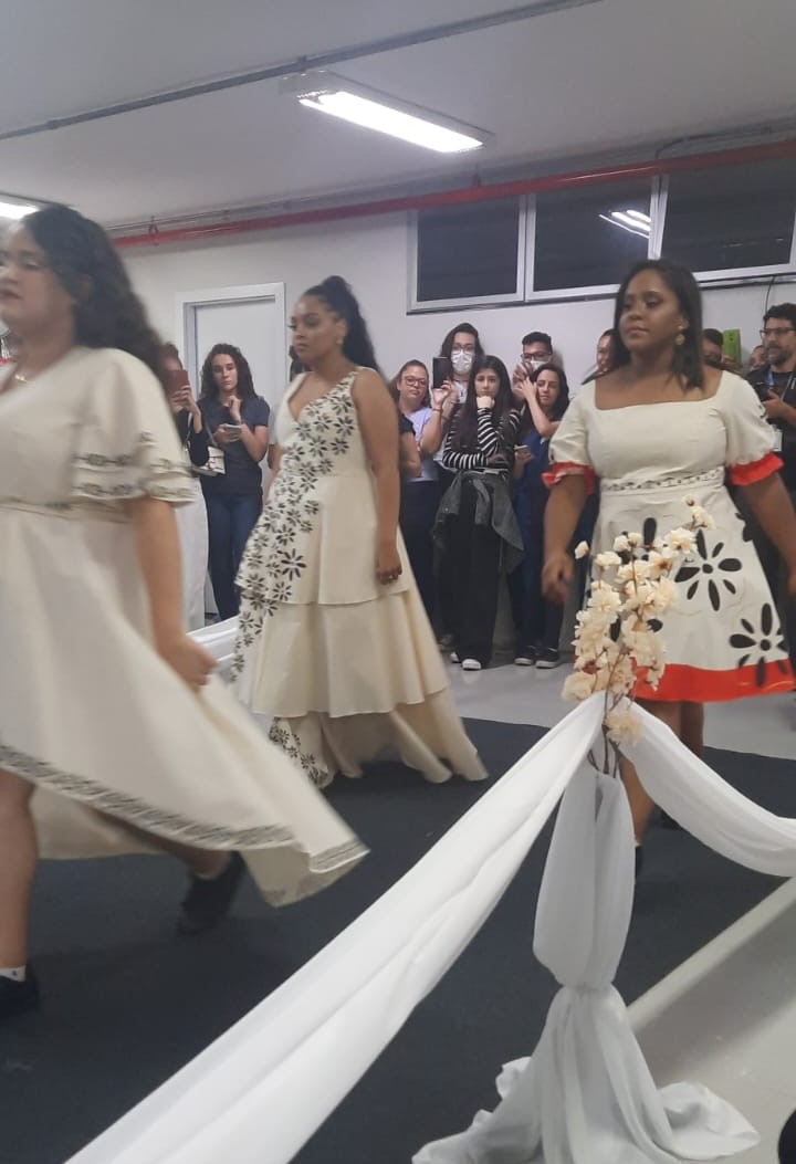 Estudantes do Trilhas de Futuro retratam Minas Gerais pelos olhos da moda