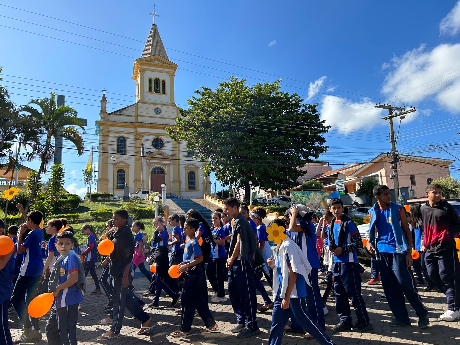 Escolas da rede estadual de ensino realizam ações de conscientização sobre o Maio Laranja