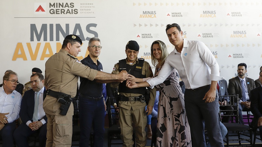 Governo entrega 121 novas viaturas à Polícia Militar para reforçar segurança nas escolas