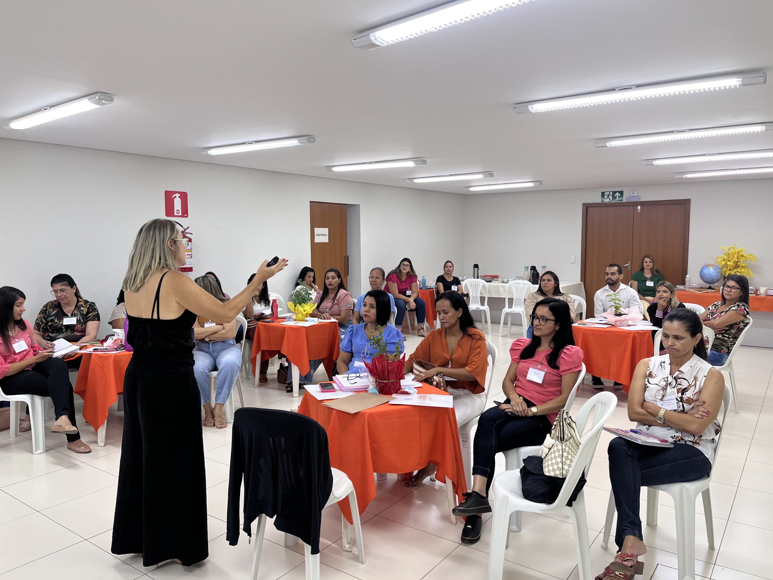 Professores e especialistas selecionados para atuar no Plano de Recomposição das Aprendizagens já estão sendo capacitados