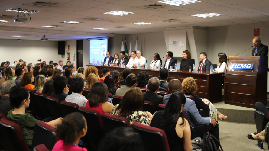 Governo de Minas e Unicef desenvolvem plataforma digital para oferecer vagas de ensino profissionalizante e empregos