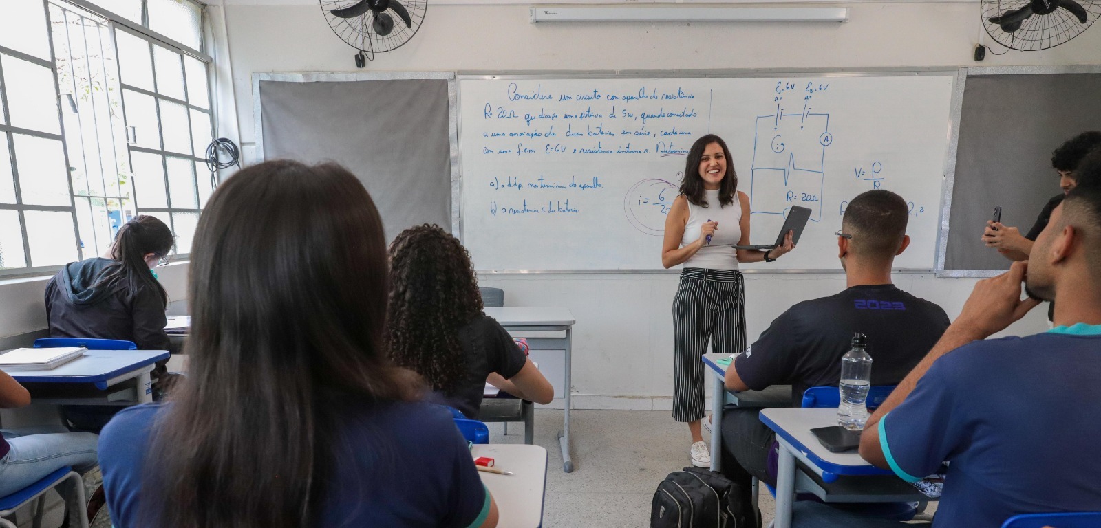 Tecnologia garante aulas mais dinâmicas e facilita atuação de profissionais de educação em Minas