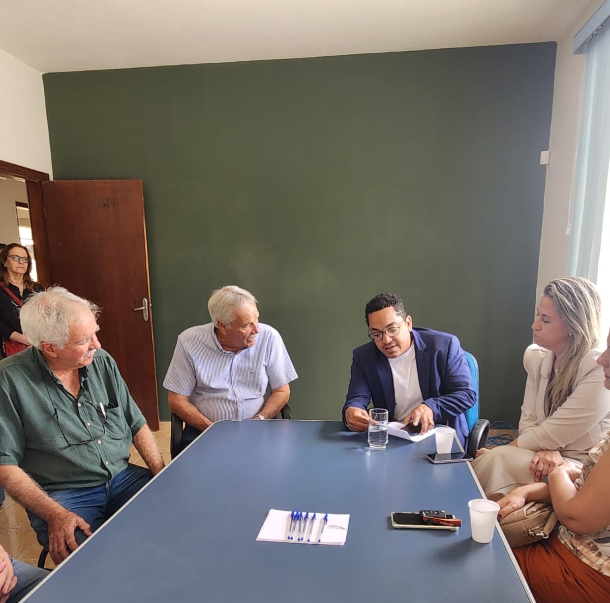 Em visita a Bom Sucesso, equipe da SEE visita cooperativa local para parceria no fornecimento de leite à rede estadual