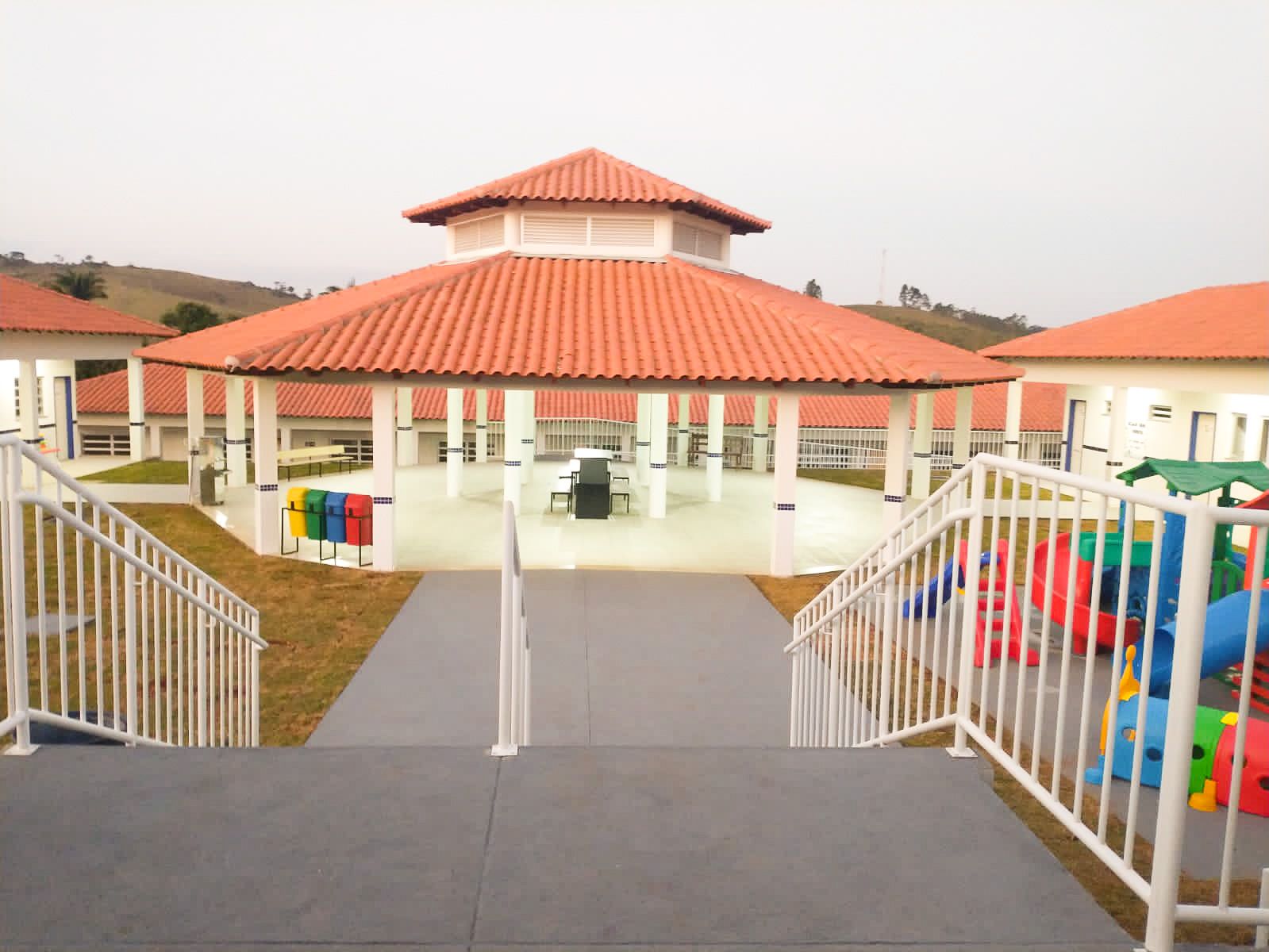 Escola municipal em Desterro de Entre Rios é construída com recursos do Projeto Mãos Dadas do Governo de Minas