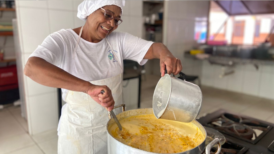 Estrogonofe é eleita refeição predileta da merenda por estudantes da rede estadual de ensino de Minas Gerais; veja pódio