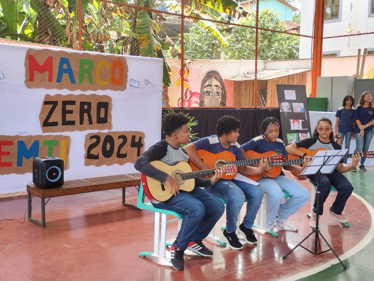 Escolas estaduais promovem integração entre estudantes do EMTI com o Acolhimento Marco Zero