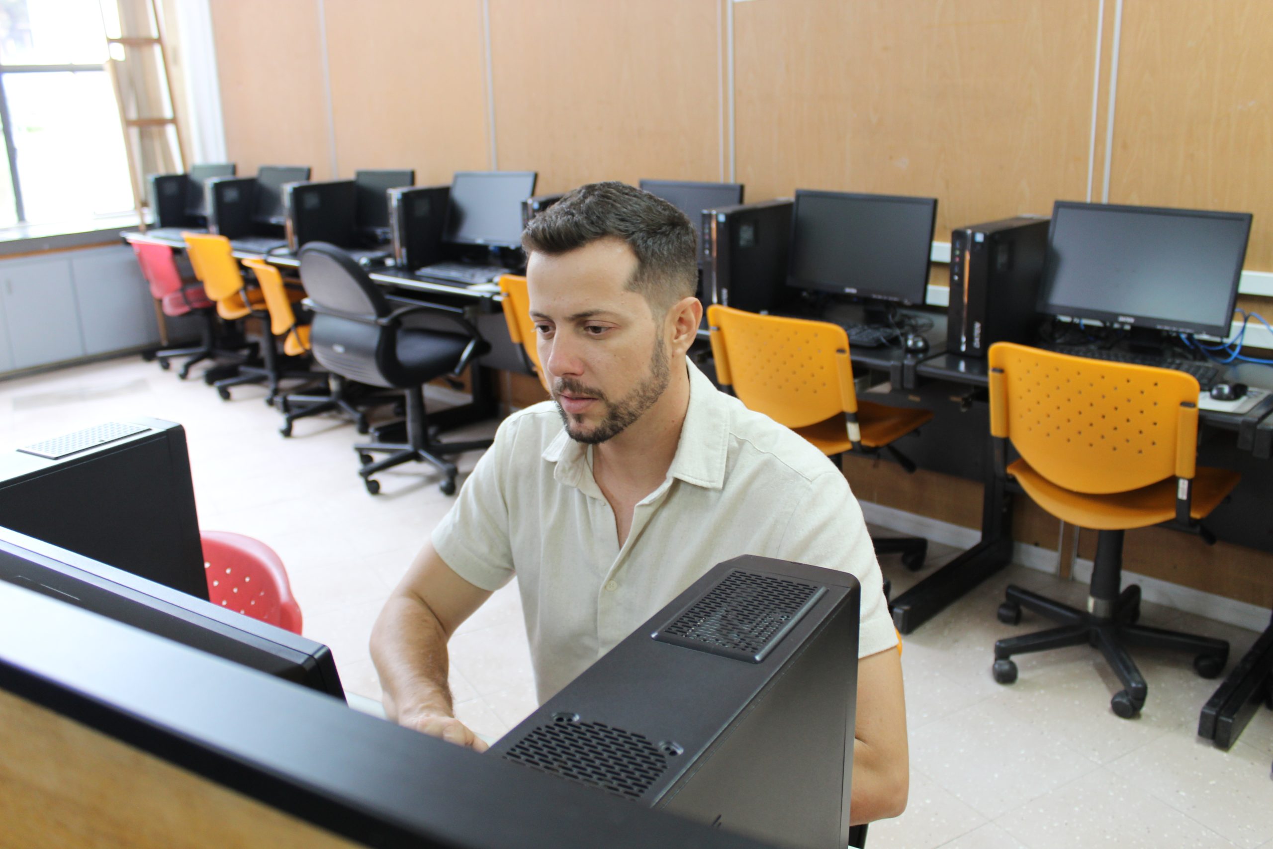 Escola de Formação de Educadores de Minas expande cursos e supera marca de quase 700 mil certificações
