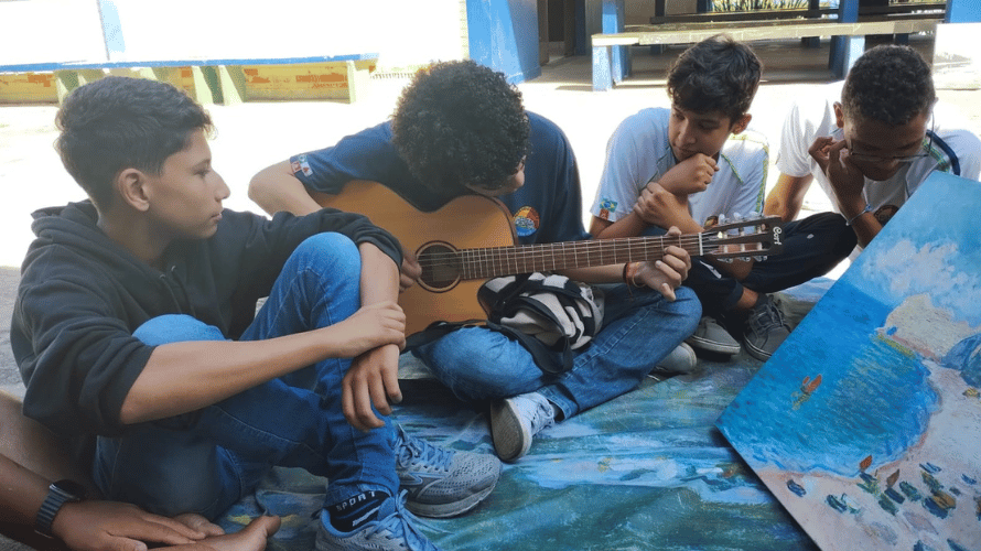 Projeto itinerante ‘Monet 3D’ leva criações de pintor impressionista a escolas estaduais de MG