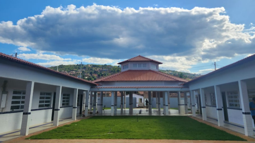 Governo de Minas e municípios mineiros entregam novas obras do projeto Mãos Dadas