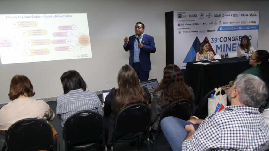 Secretaria de Educação destaca parcerias entre Estado e Municípios no 39º Congresso de Municípios Mineiros 