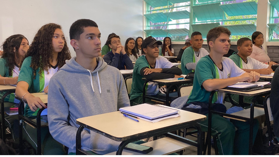 Aulas na rede estadual de ensino são retomadas após recesso escolar