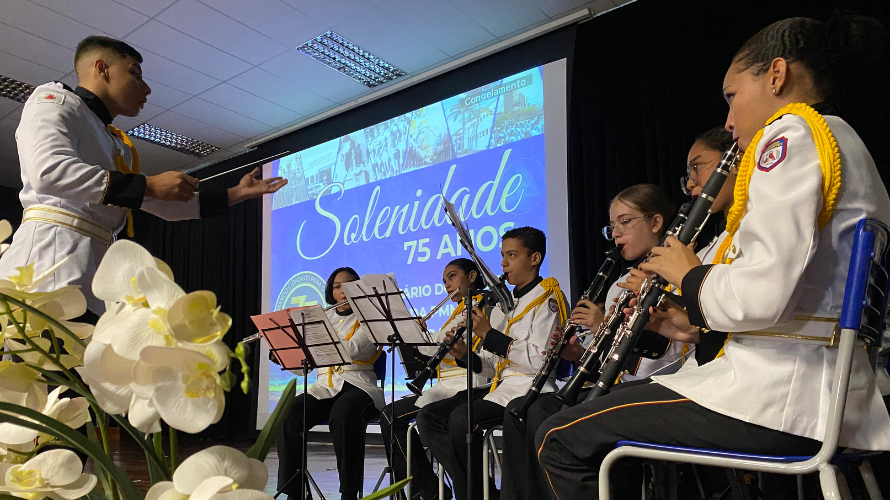 Secretaria de Educação participa da celebração dos 75 anos do Colégio Tiradentes