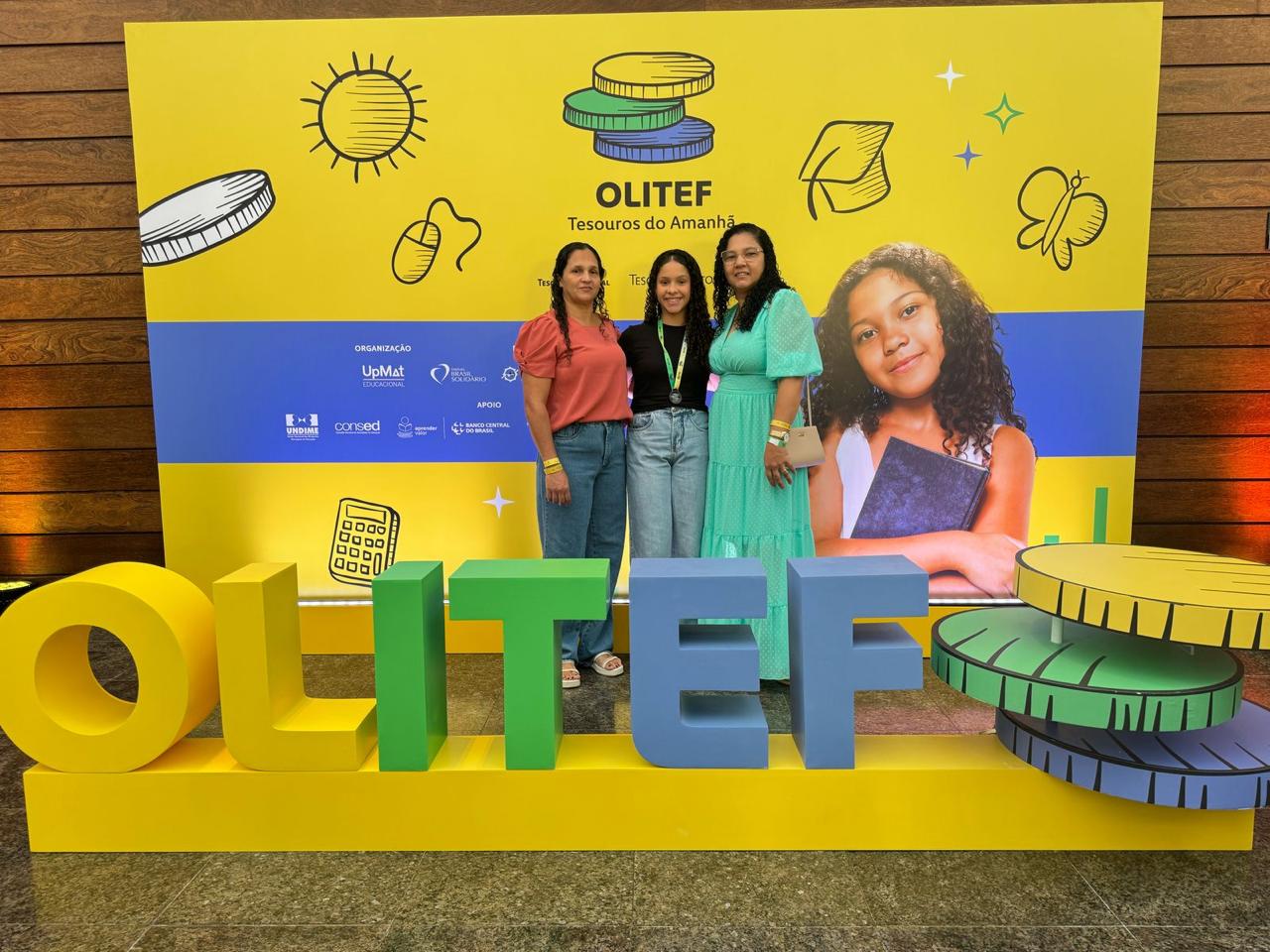 Escola pública de Minas Gerais participa de Cerimônia de Premiação da OLITEF em Brasília 