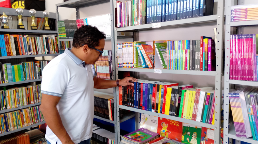 Governo de Minas acompanha ações em escolas quilombolas e se reúne com diretores no Norte do estado