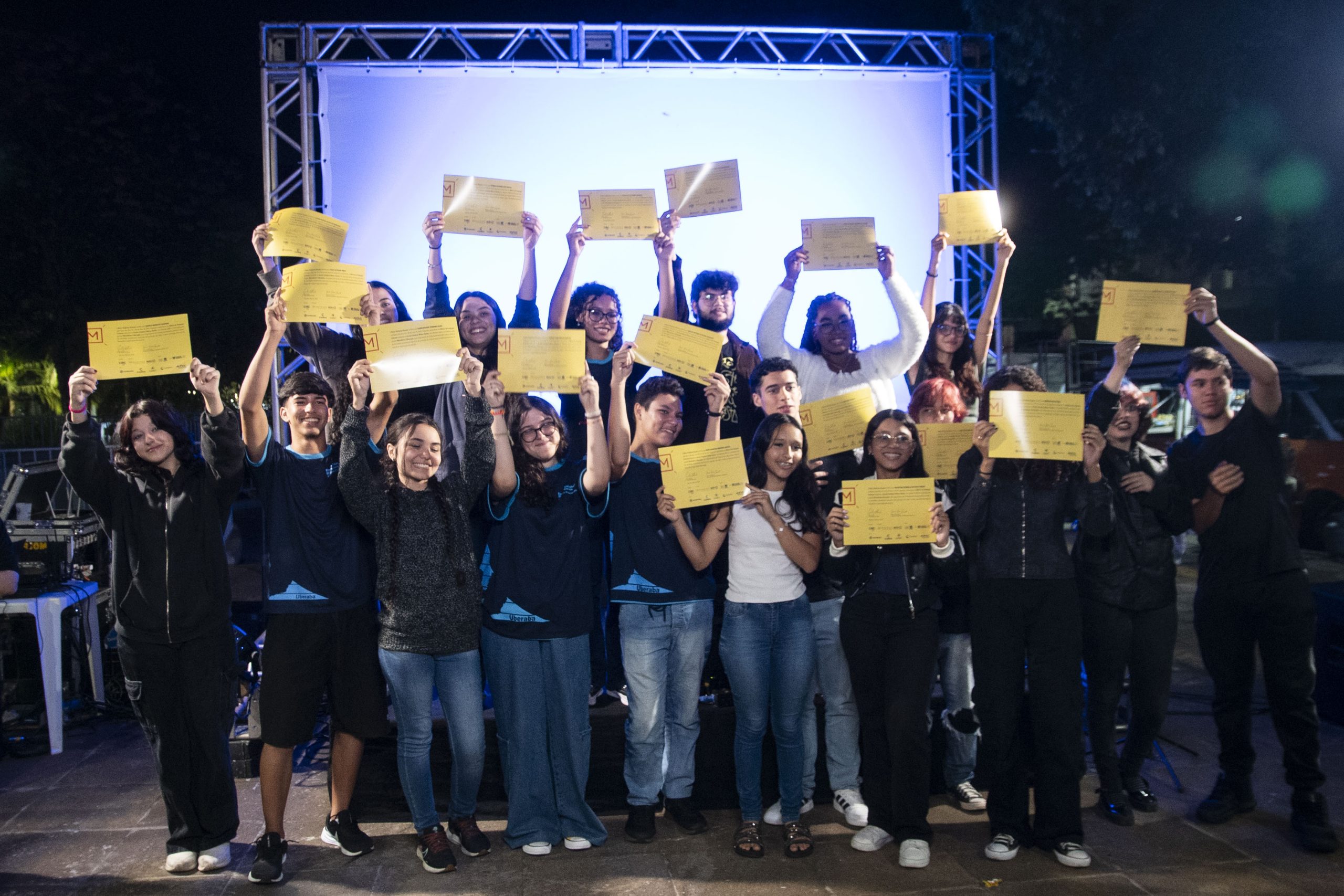 Escola Estadual de Uberaba recebe documentário e exposição do Projeto Moradores Educação