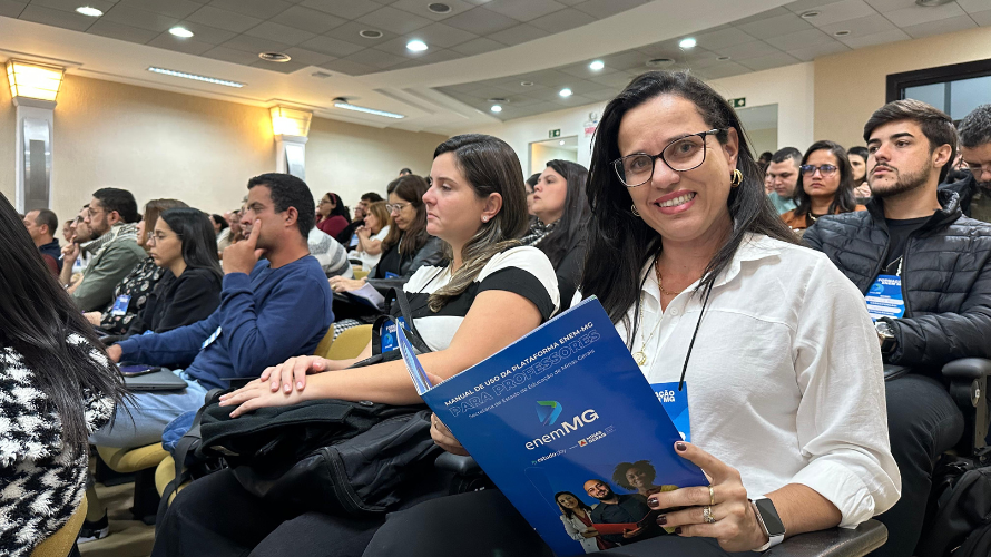 Minas capacita 300 educadores na Zona da Mata para fortalecer preparação dos alunos para o Enem