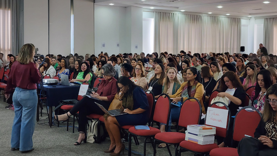 Educação de Minas reúne especialistas e professores para reforçar recomposição das aprendizagens