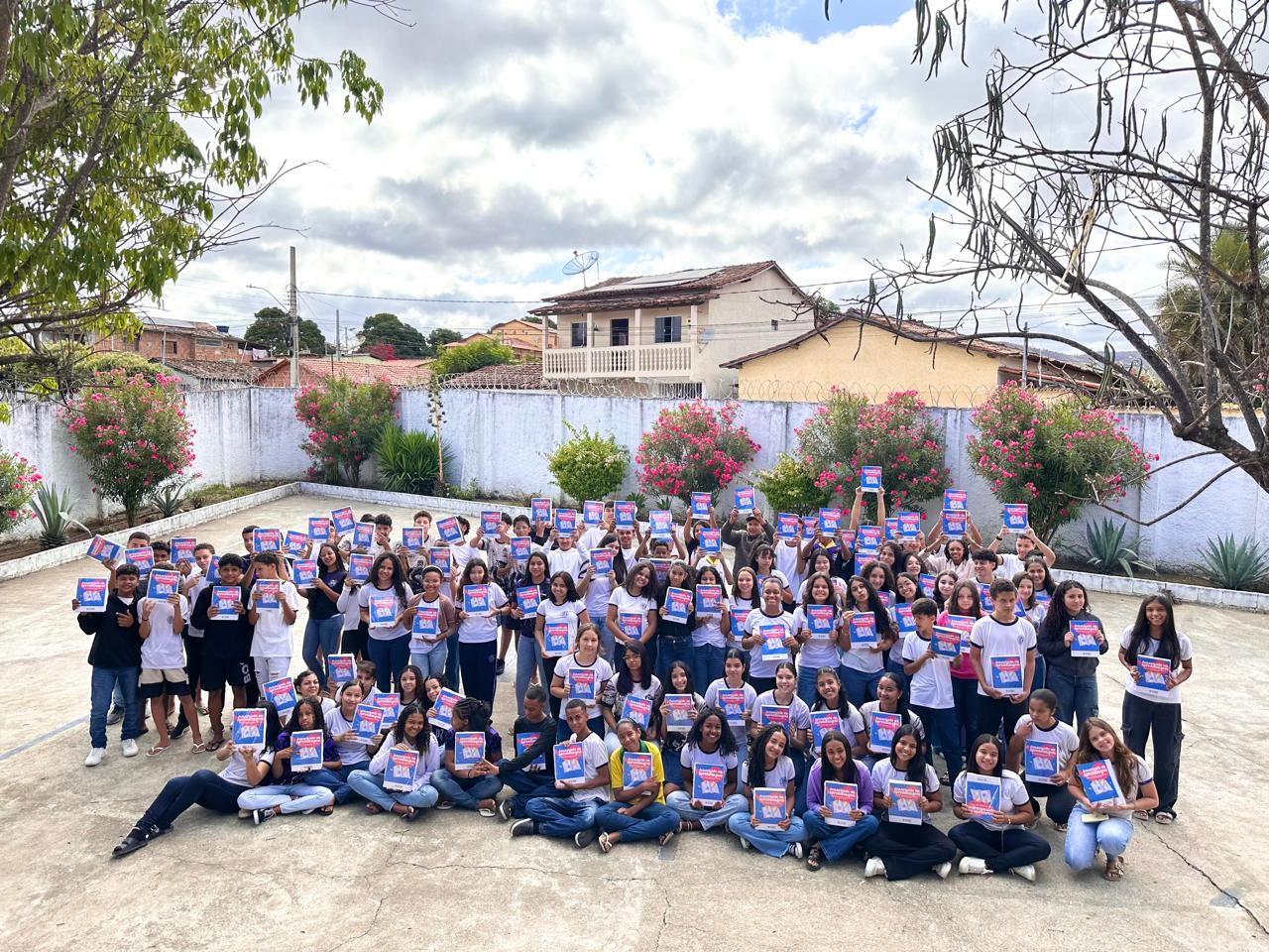Educação está  finalizando entrega de todos os materiais impressos para recomposição da aprendizagem e preparação para Saeb
