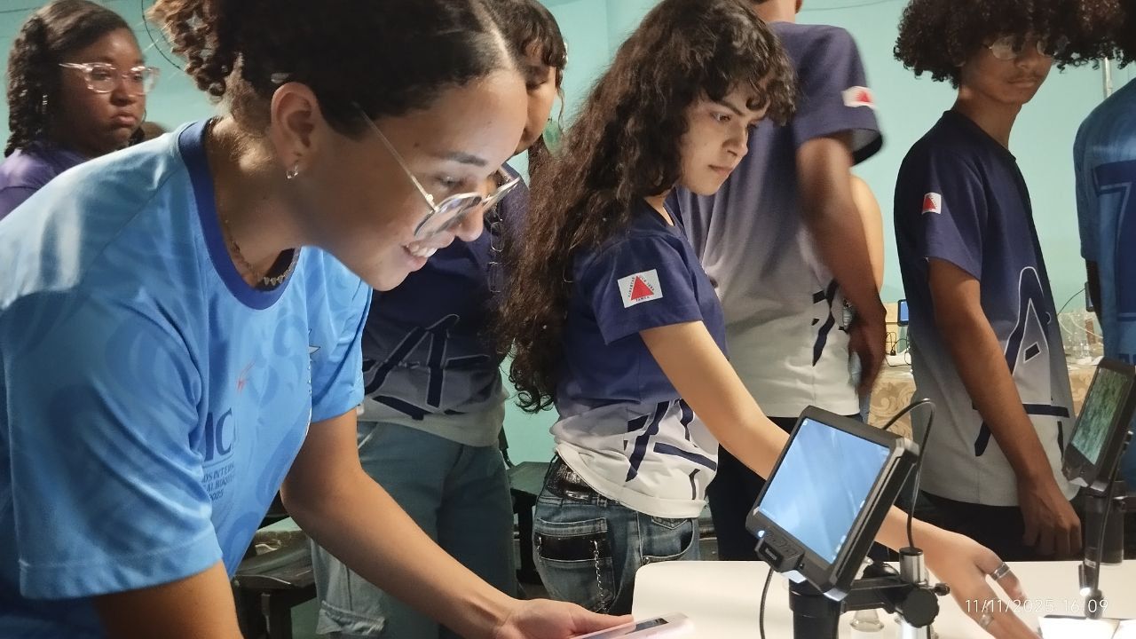 Alunos de escola estadual viram “cientistas mirins” no combate ao mosquito da dengue
