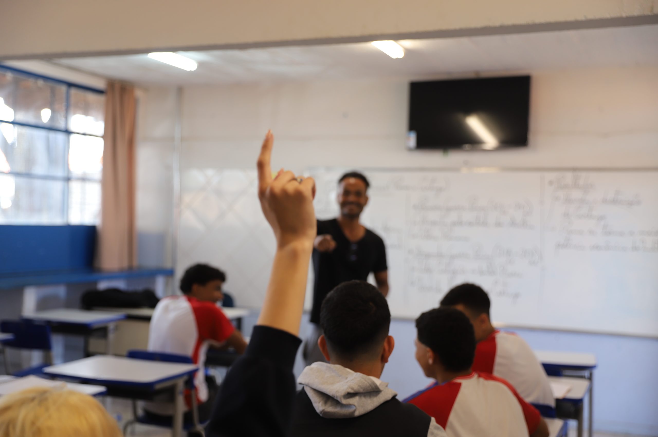 Governo do Estado anuncia 30 escolas estaduais selecionadas no Minas Bilíngue para 2026