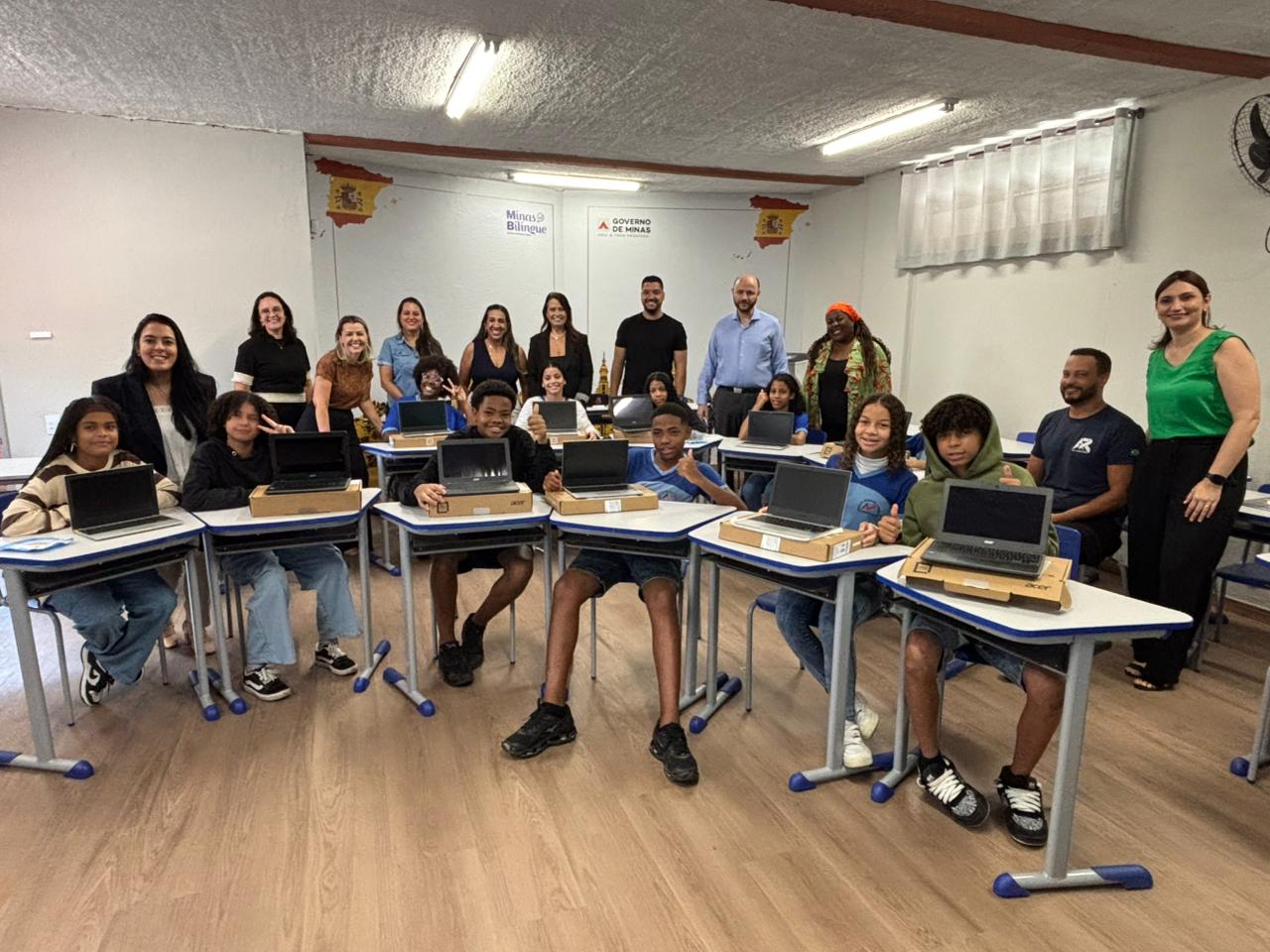 Minas Bilíngue chega à Escola Estadual Aarão Reis e amplia oportunidades para estudantes