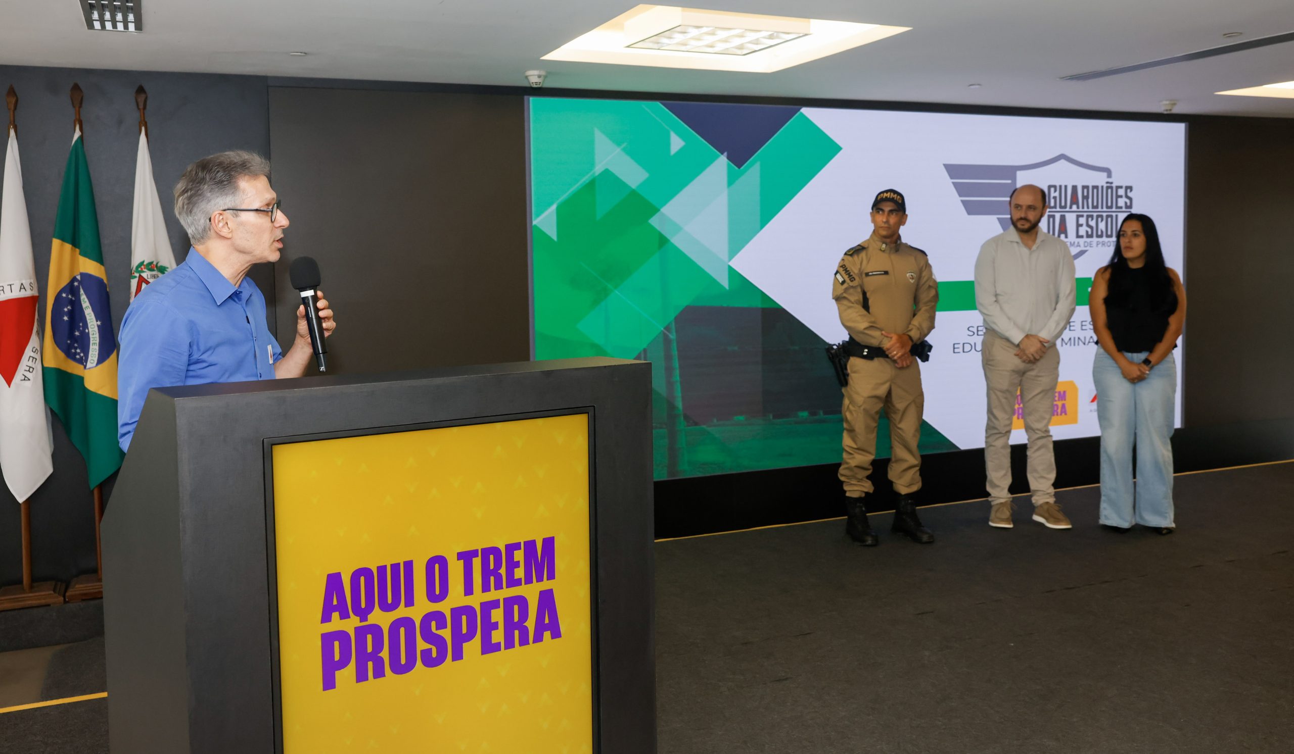 Governo de Minas lança programa para reforçar segurança nas escolas da rede estadual