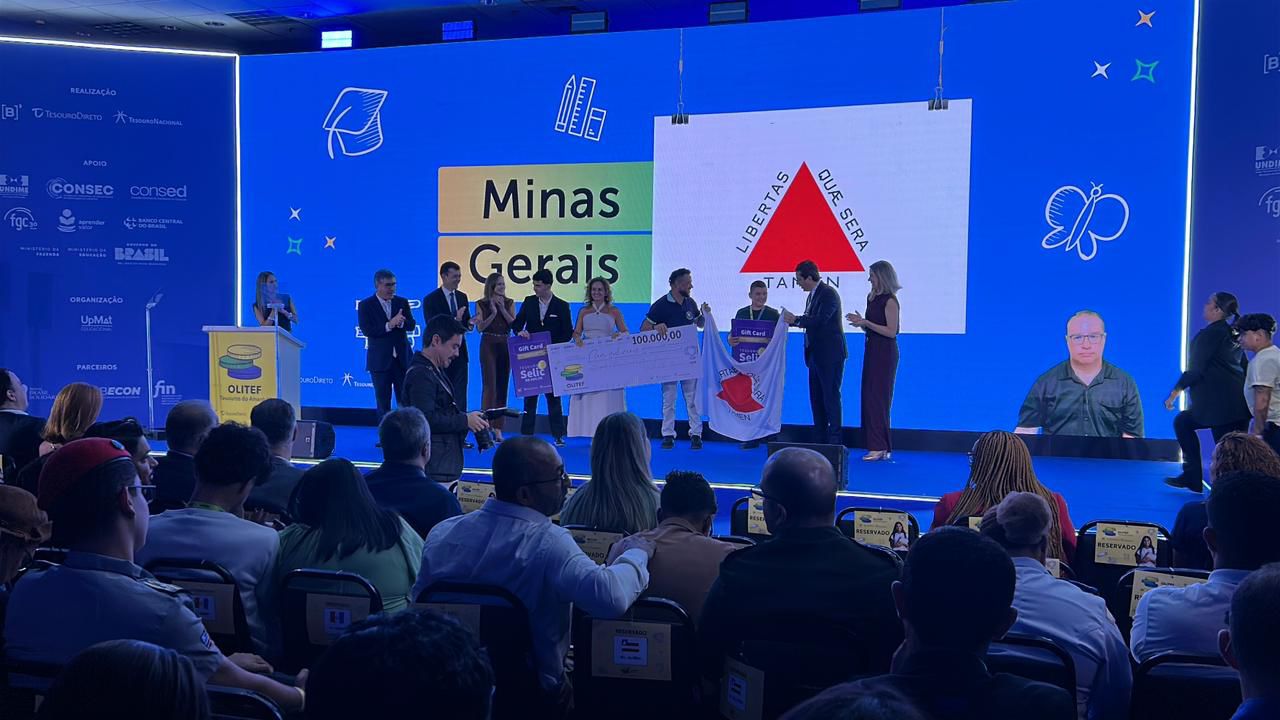 Escola estadual de Cássia é premiada na OLITEF e recebe R$ 100 mil