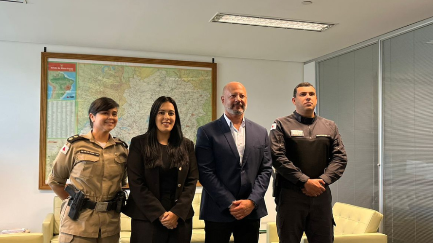 Educação amplia oportunidades em unidades prisionais com entrega de e-books e livros didáticos em Minas