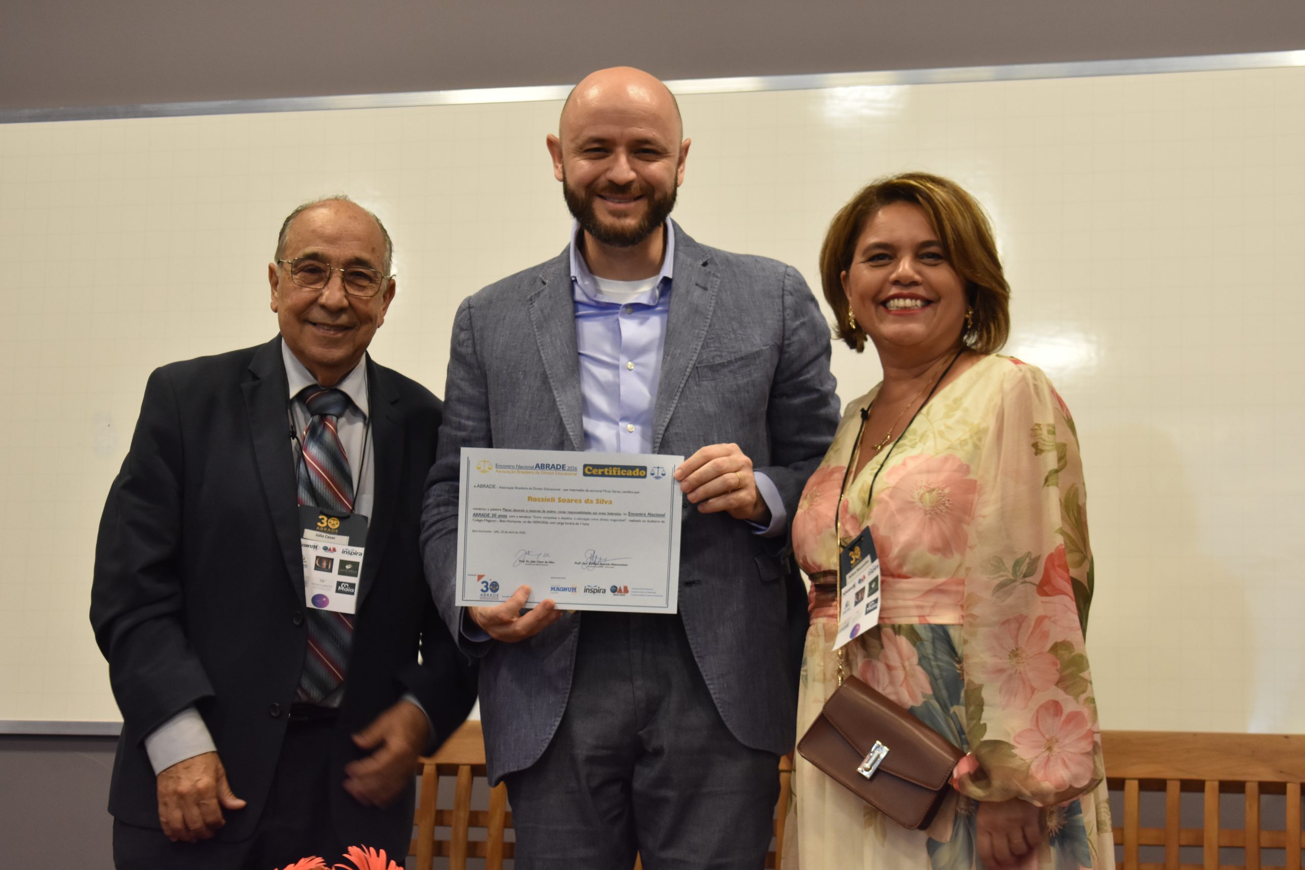 Governo de Minas participa de encontro nacional da ABRADE para debater rumos da educação no país