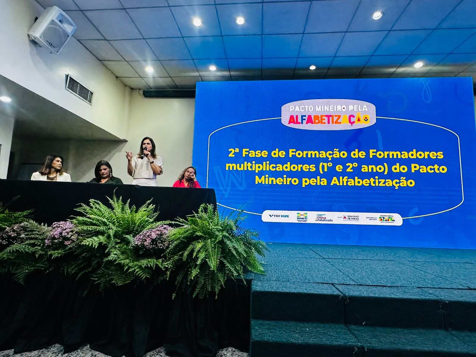 SEE/MG promove formação presencial e fortalece alfabetização em Minas até esta sexta-feira (10/4)