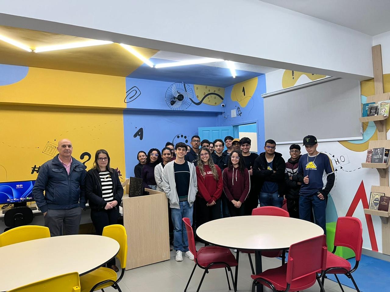 Bibliotecas escolares fortalecem o acesso à leitura e transformam o dia a dia dos estudantes em Minas Gerais