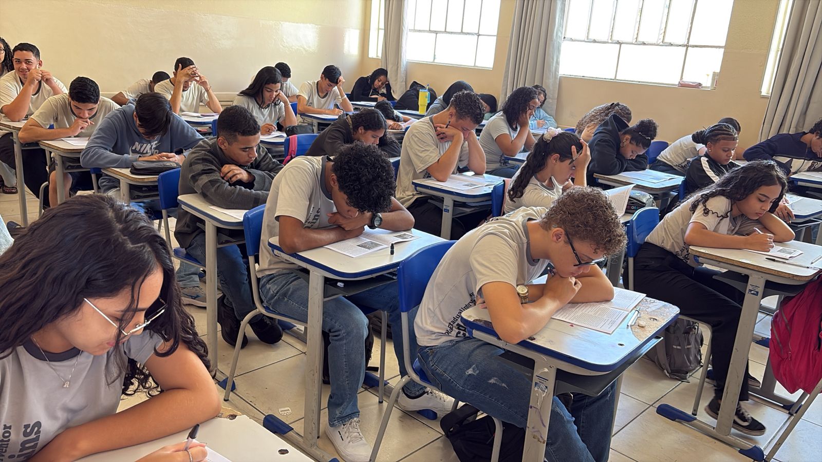 Simulado Enem 2026 mobiliza 400 mil estudantes em mais de 2 mil escolas da rede estadual