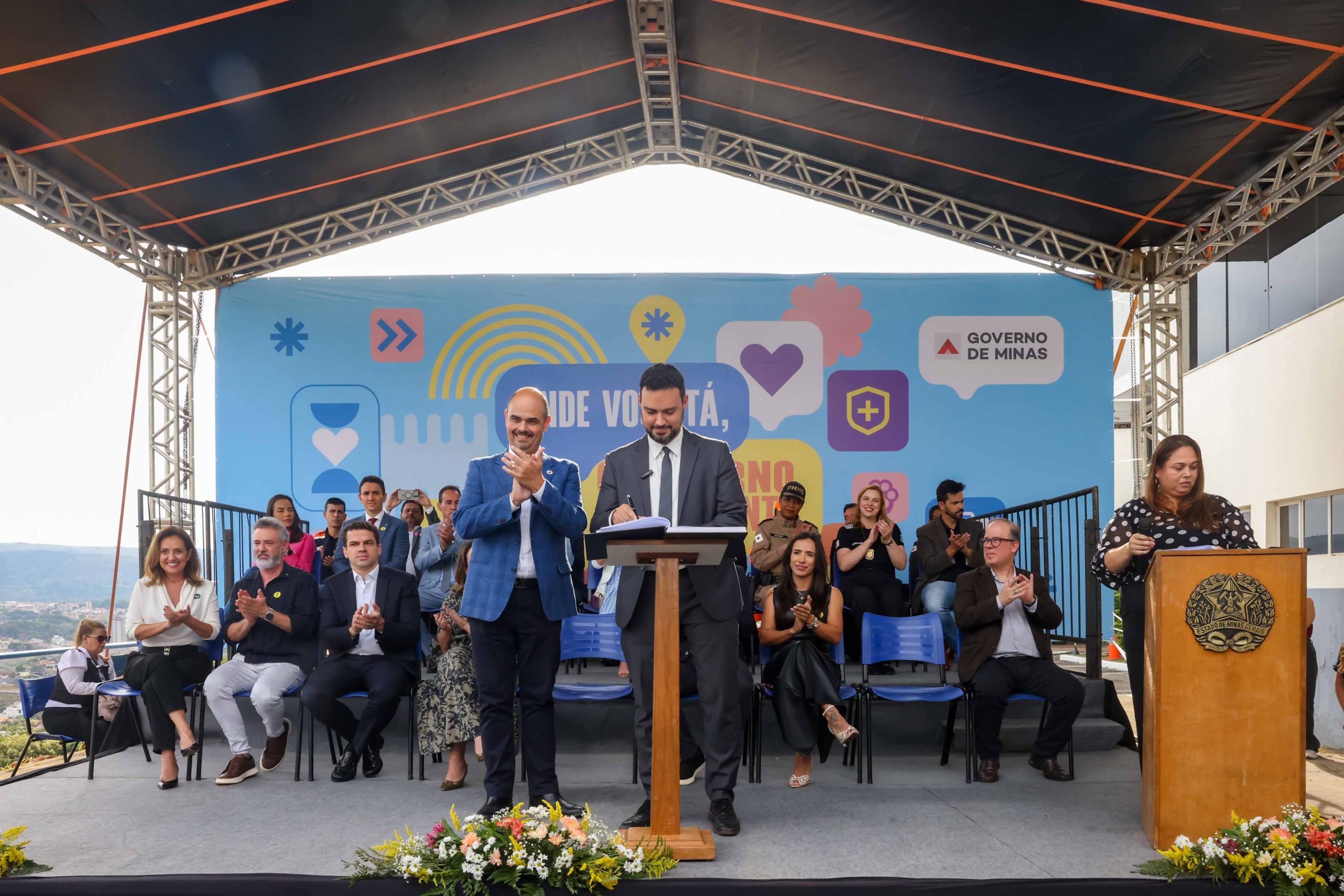 Governador empossa Gustavo Braga como novo secretário de Estado de Educação