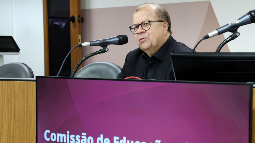 Da escrita ao correio: projeto “Cartas” encerra a carreira de 42 anos dedicados à educação do Professor Sálvio Pires, de Pedro Leopoldo, com homenagem na ALMG